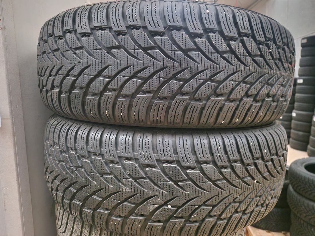 225/60 R18 104H zimní pneu 2ks