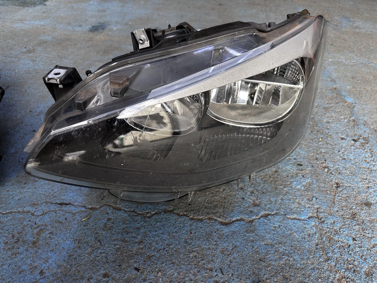 Přední levý světlomet pro BMW F20/21