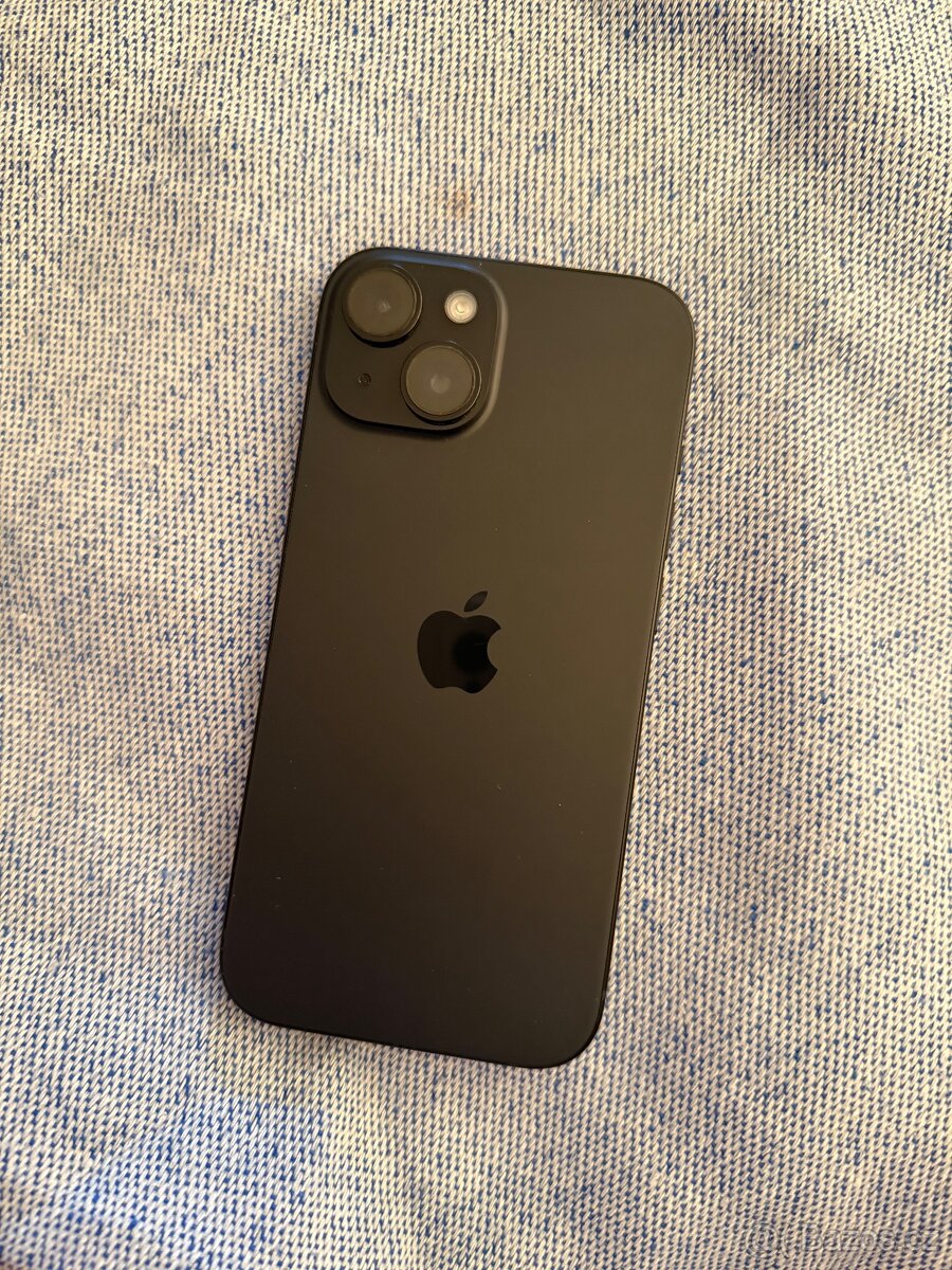 Apple iPhone 15, 128GB černý