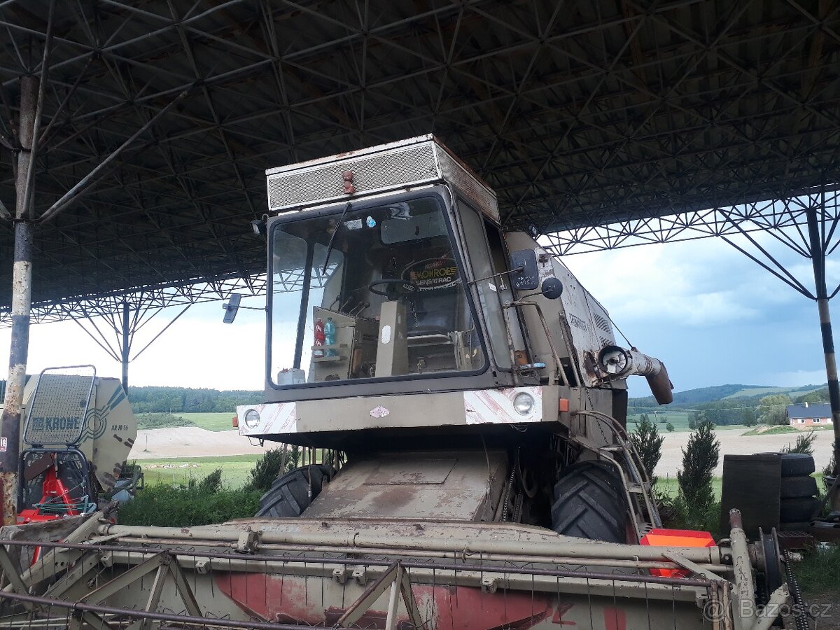 Kombajn E512