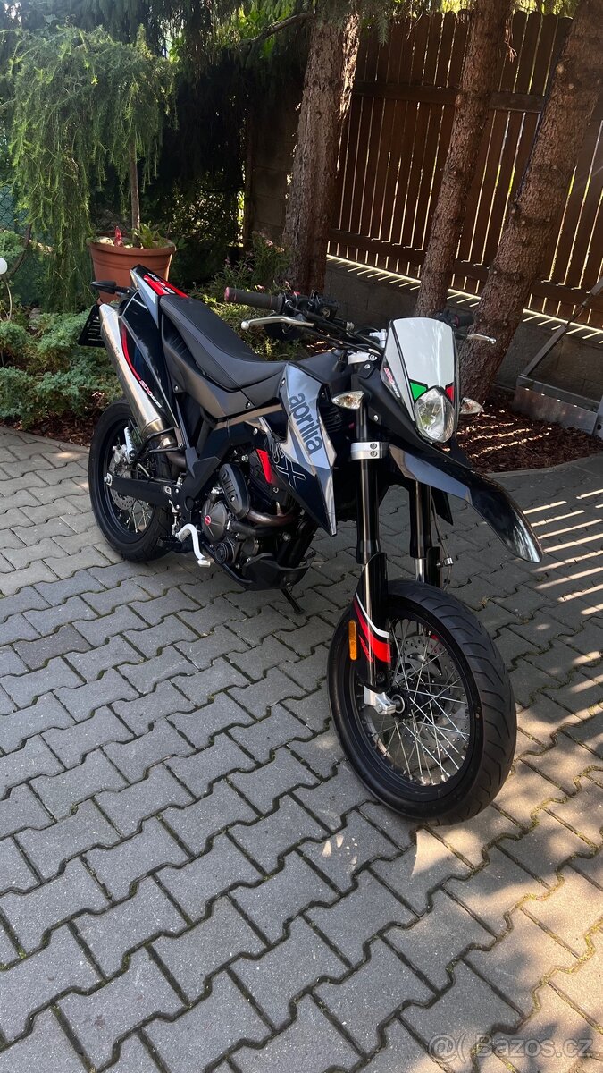 Aprilia sx 125 supermoto