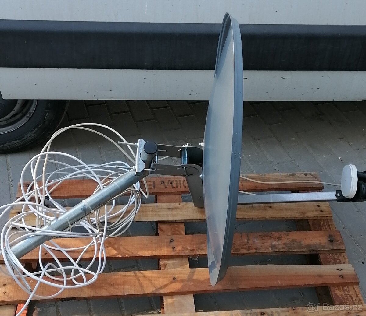 Satelit