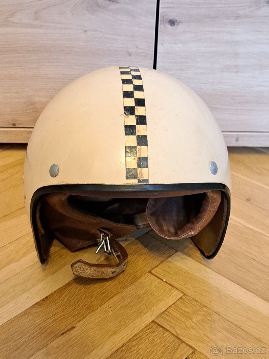 Přilba na veterána, retro přilba- CASSIDA JAS PARDUBICE č. 1