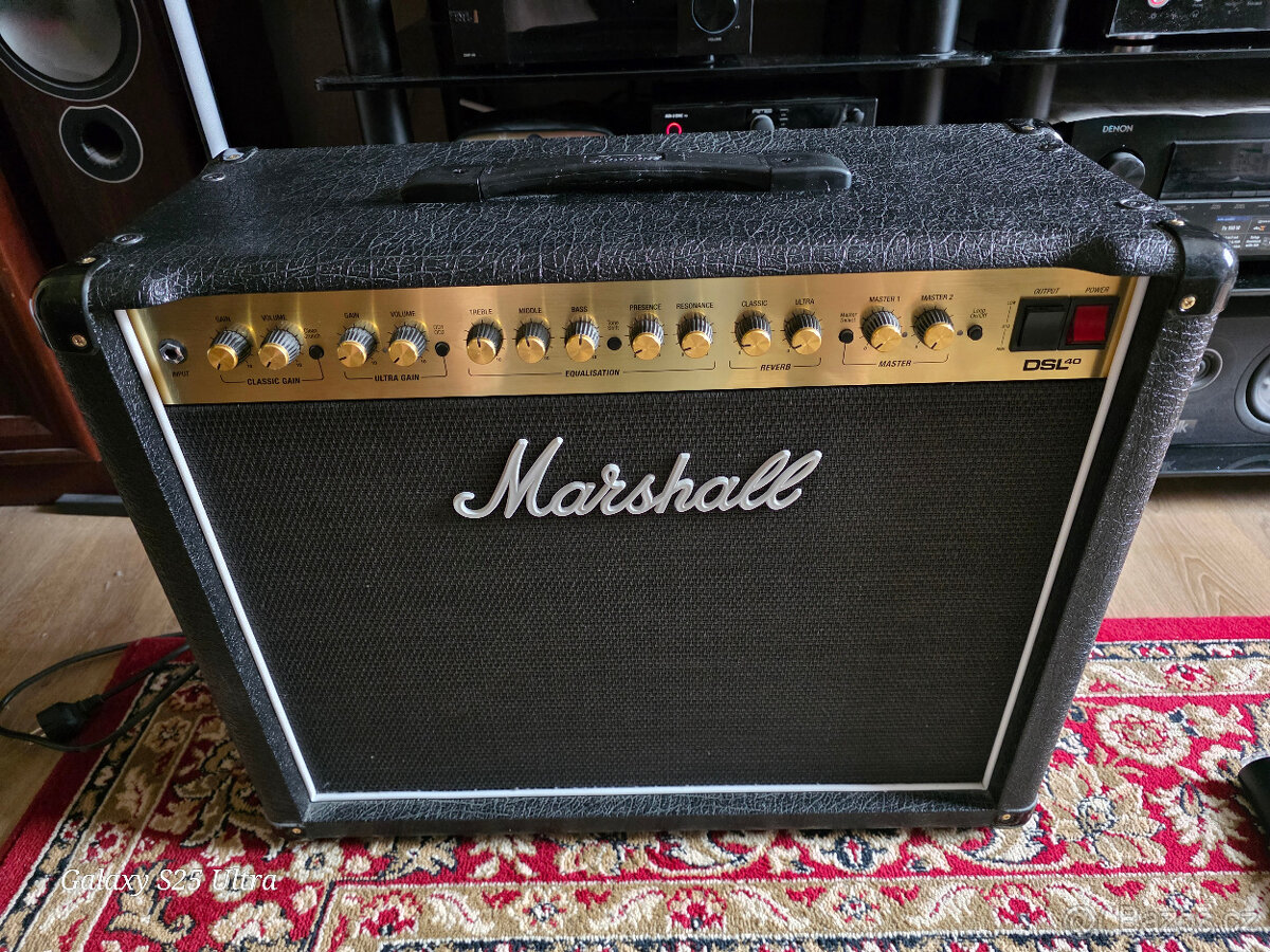 Marshall - lampové kombo DSL40CR+pedál Top stav