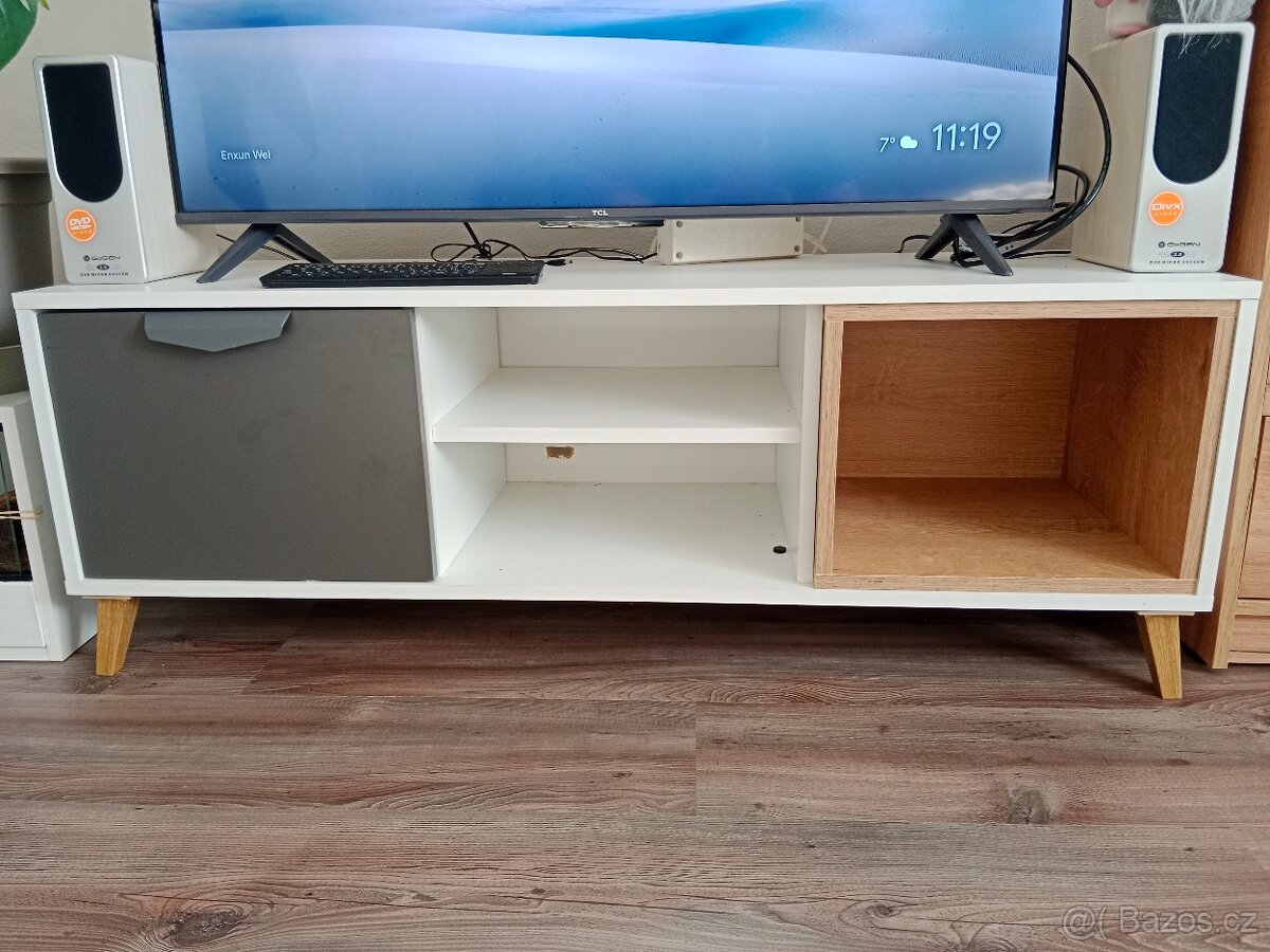 Tv stolek OSOBNÍ ODBĚR