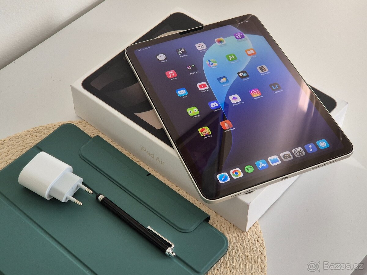 Apple iPad Air M1 (5th Gen) 64GB 2022