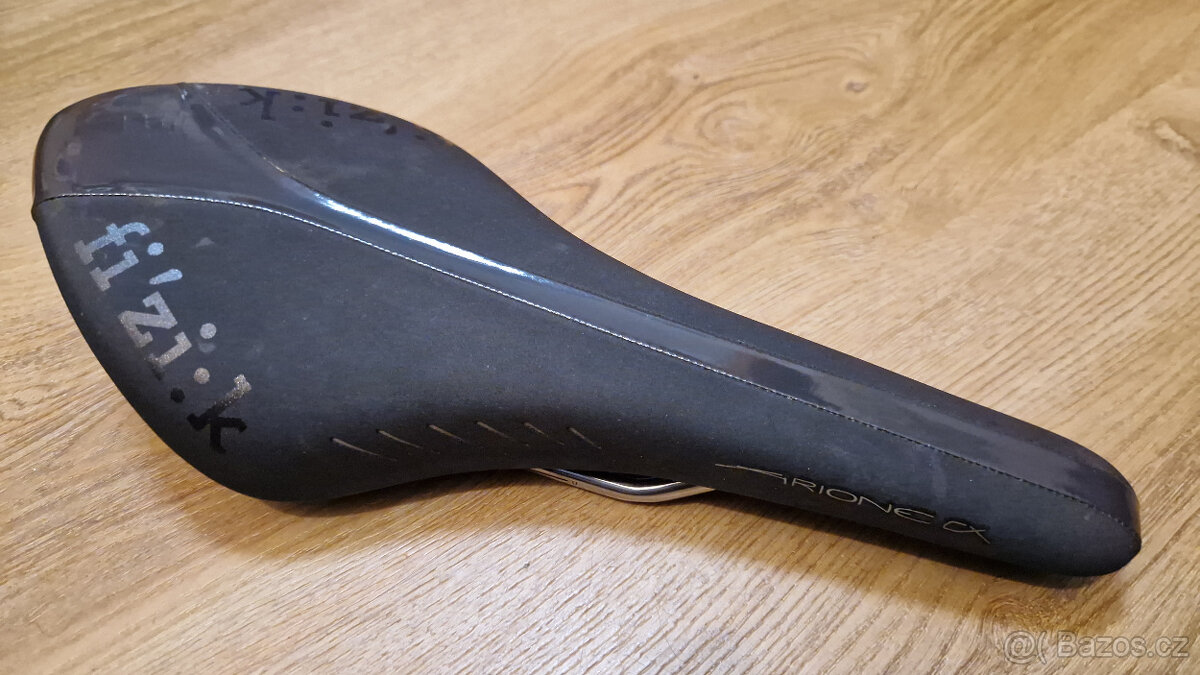 Cyklisticke sedlo Fi'zi:k FIZIK Arione CX 130mm k:ium