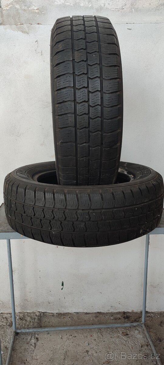 215/65/16C ZIMNÍ PNEU