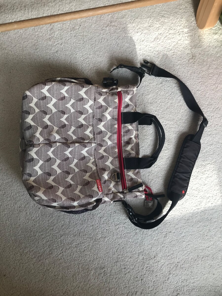 Přebalovací taška na kočárek SkipHop