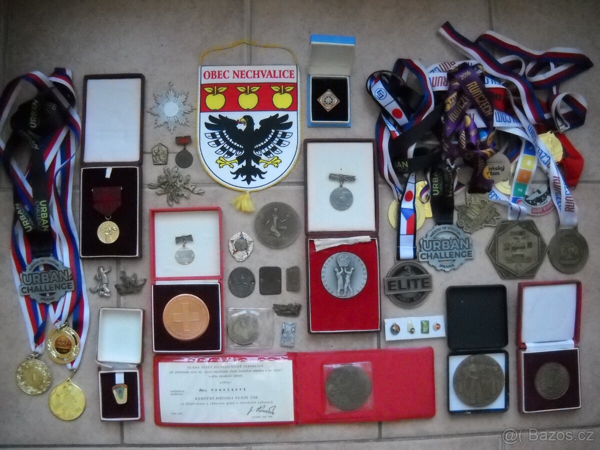 Medaile, plakety, odznaky