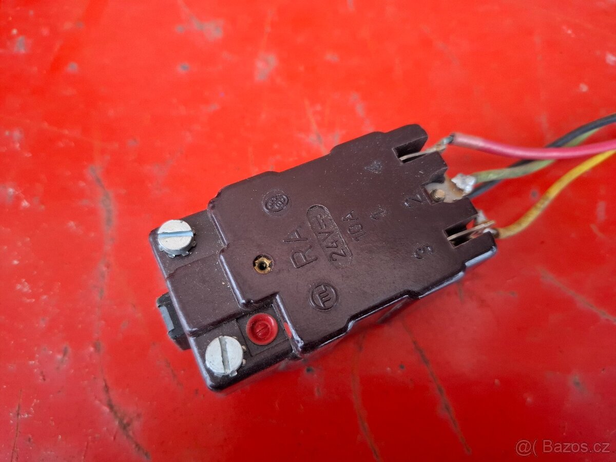 TATRA 613 termospínač topení bezpečnostní