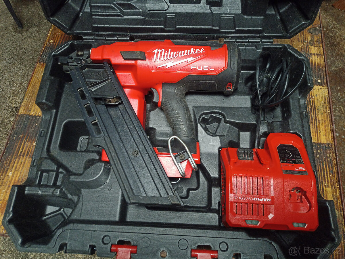 Hřebíkovačka Milwaukee M18 FFN-OC