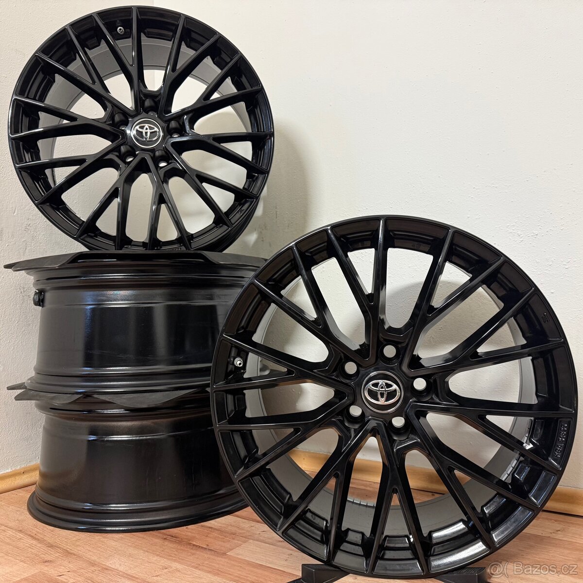 NOVÁ TOYOTA RAV4/HIGHLANDER 5x114,3 R19 ET39+TPMS