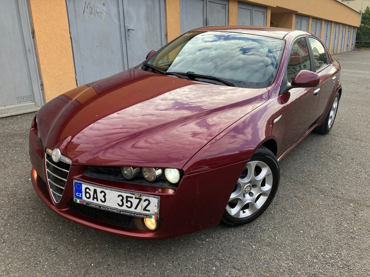 Alfa Romeo 159, 2.2JTS 136kw 1.maj ČR nová STK