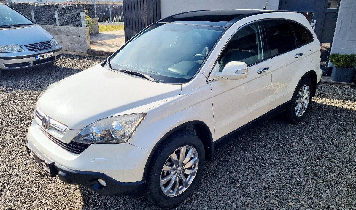 CR-V 2,0i vynikající stav, STK servis 1 maj. 161 tis KM