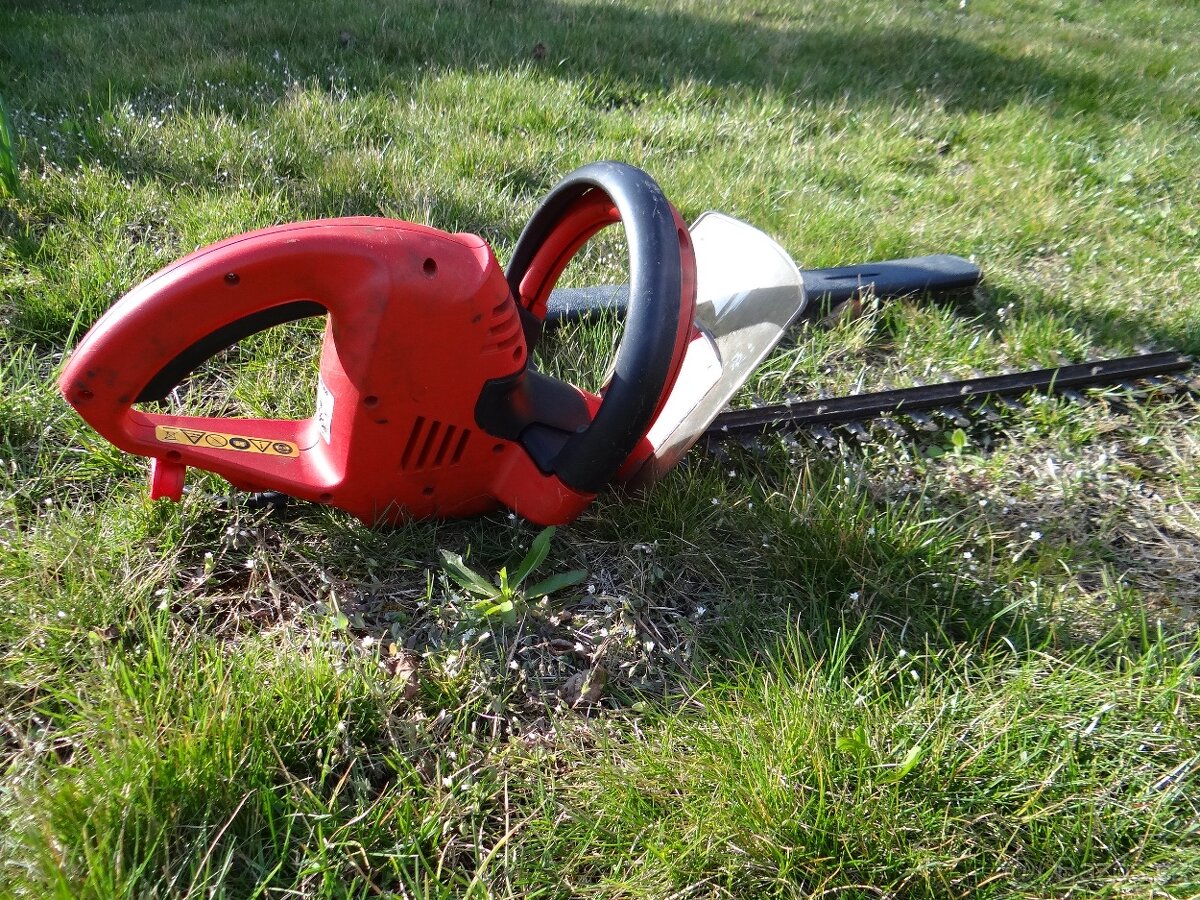 Elektrické zahradní nůžky IKRA mogatec Procut HE 450