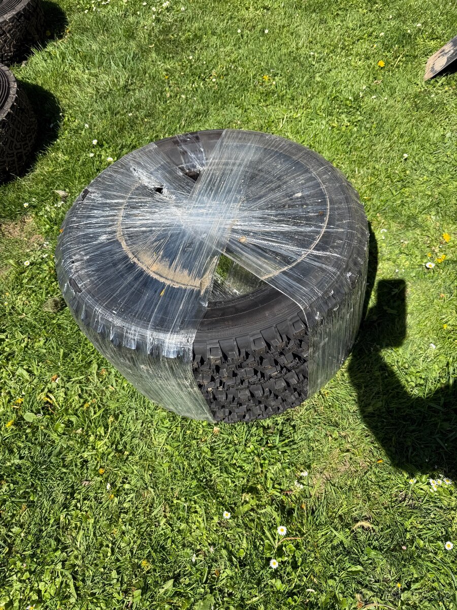 Prodám 2x pneu R15 - autocros, hrabky