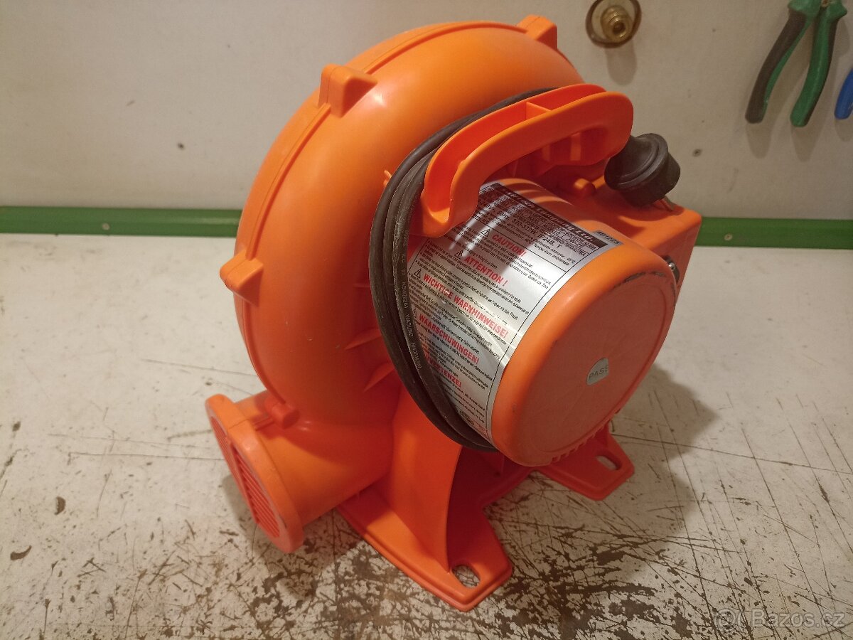 Ventilátor k nafukování atrakcí, skákací hrad atp.