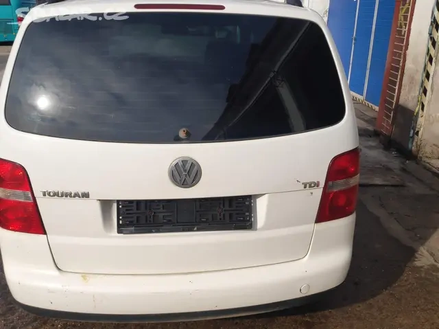 VW Touran na náhradní díly