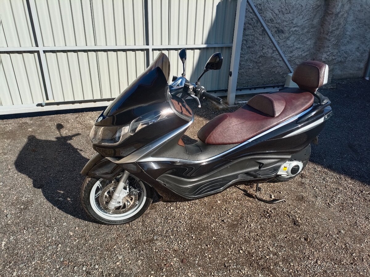 Piaggio X10 125i ABS ASR CZ doklady v ceně