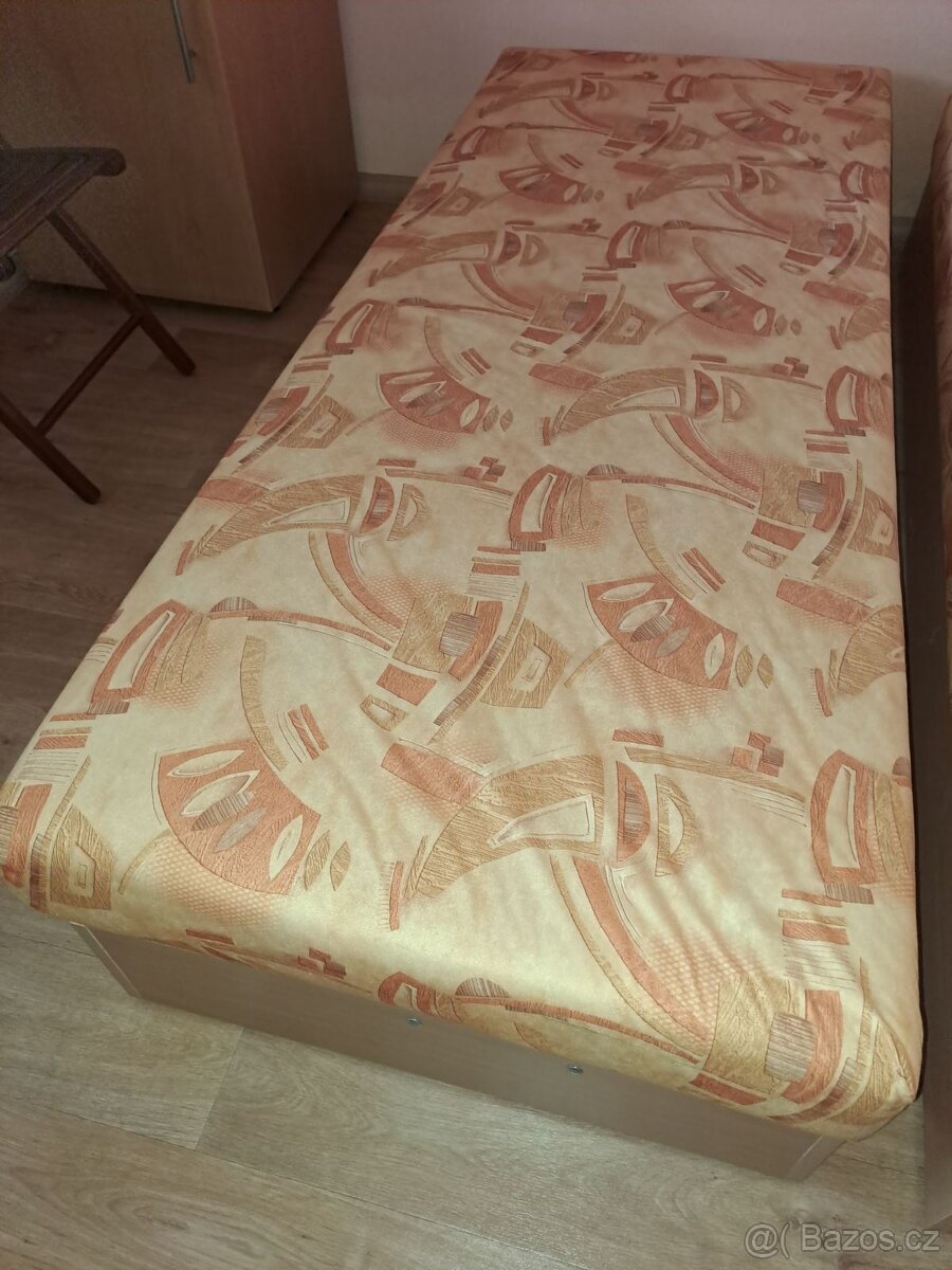 Válenda s úložným prostorem 3 ks