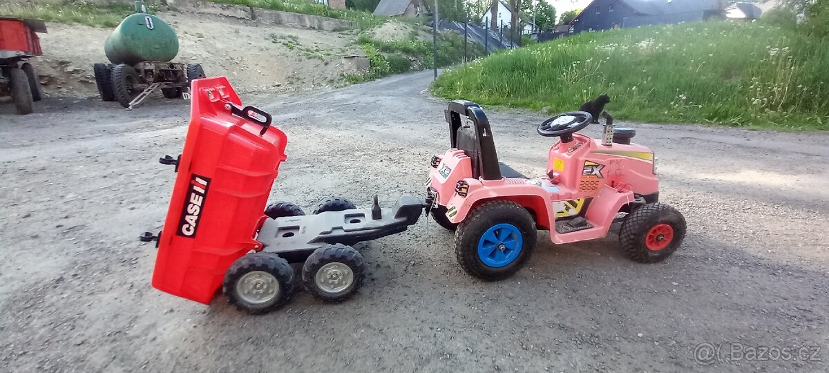 Elektrický traktor pro děti