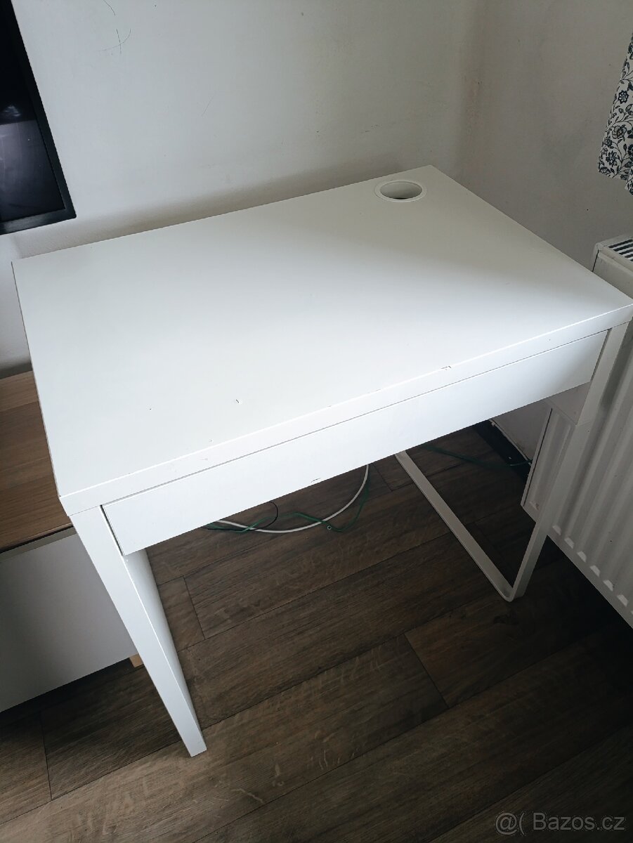 Psací stůl IKEA MICKE