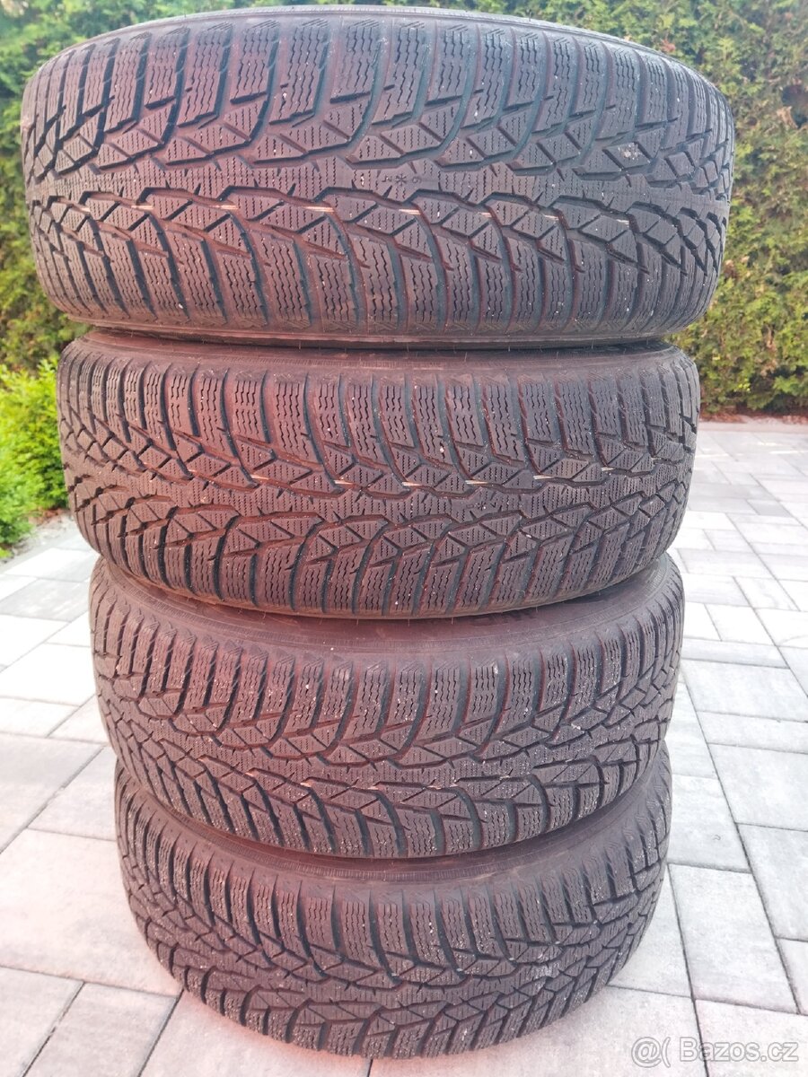 Prodám zimní pneu Nokian WR D4 195/60R16