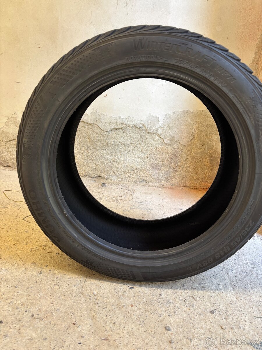235/45/18 zimní