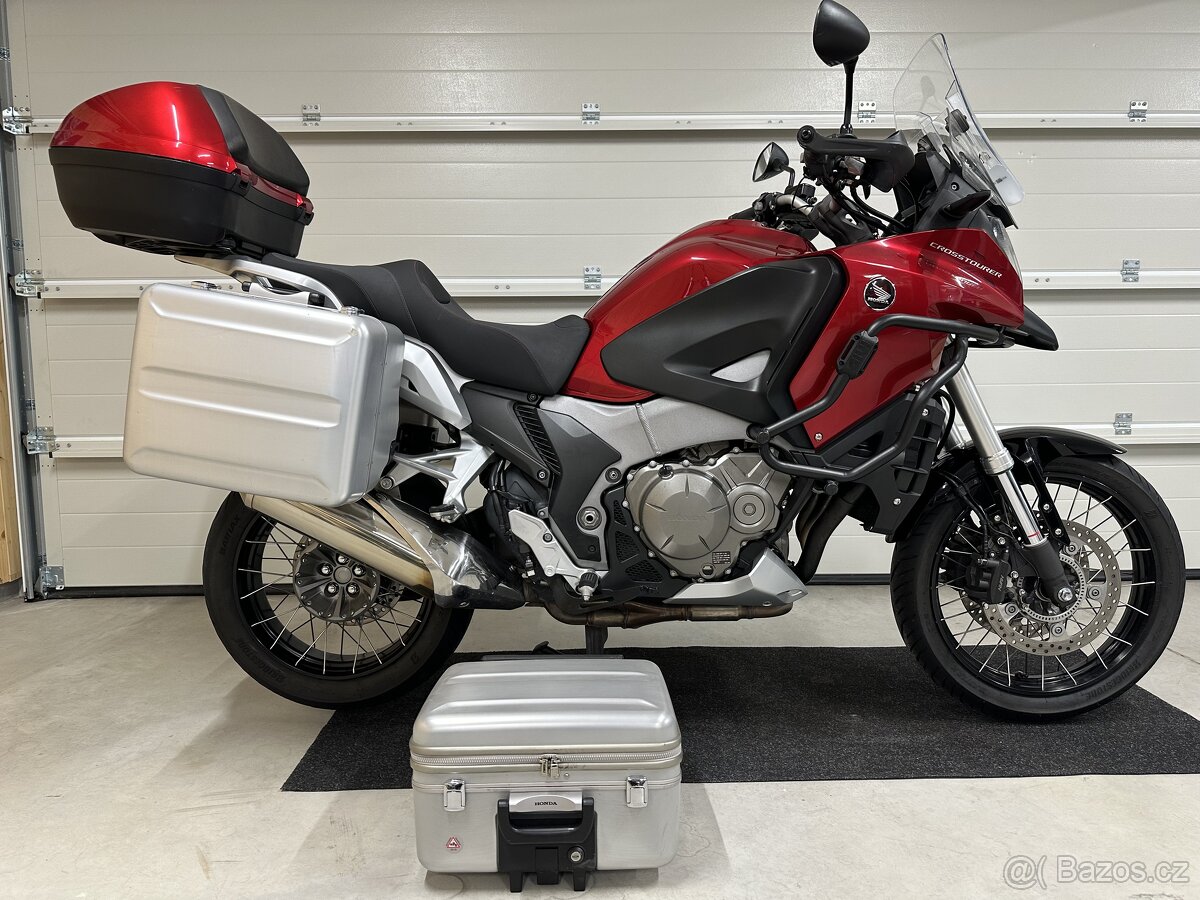 Honda VFR1200X Crosstourer – Öhlins, DDT, 4 kufry – perfektn