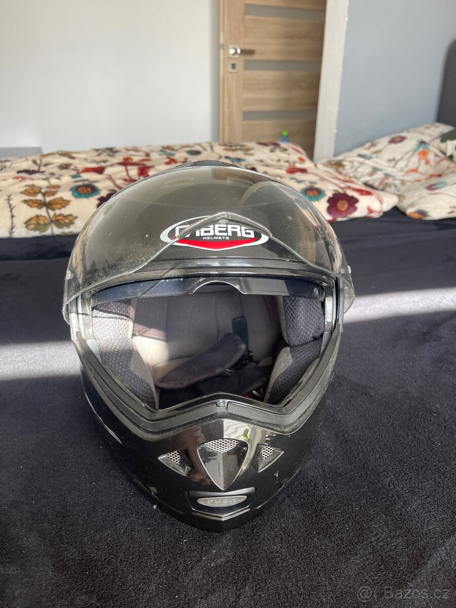 Přilba na moto Caberg