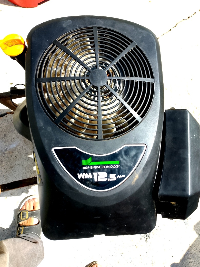 Motor do zahradního traktoru doprava
