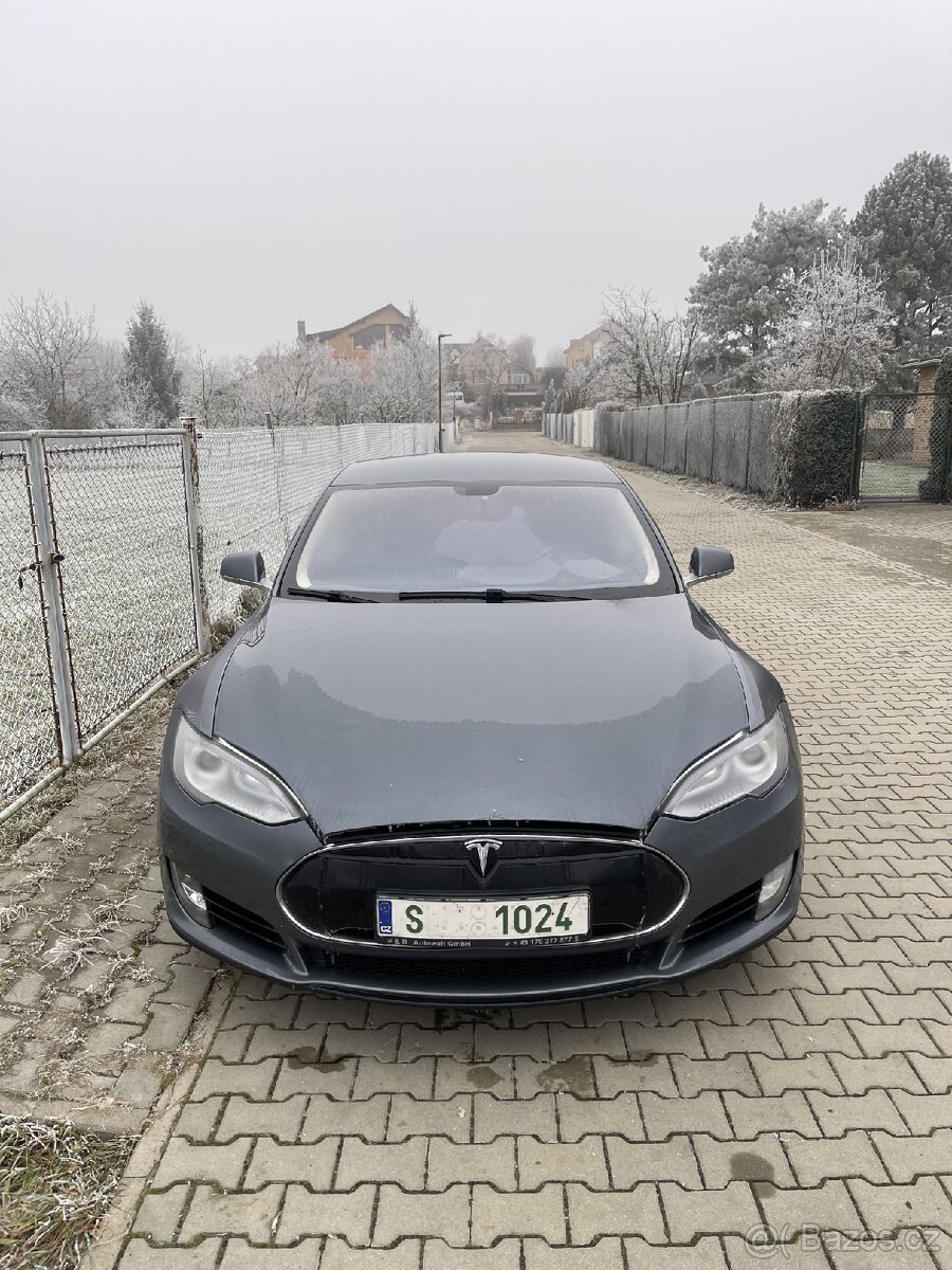 Tesla model S, P 85, MCU2,Dualcharger in, SC 01