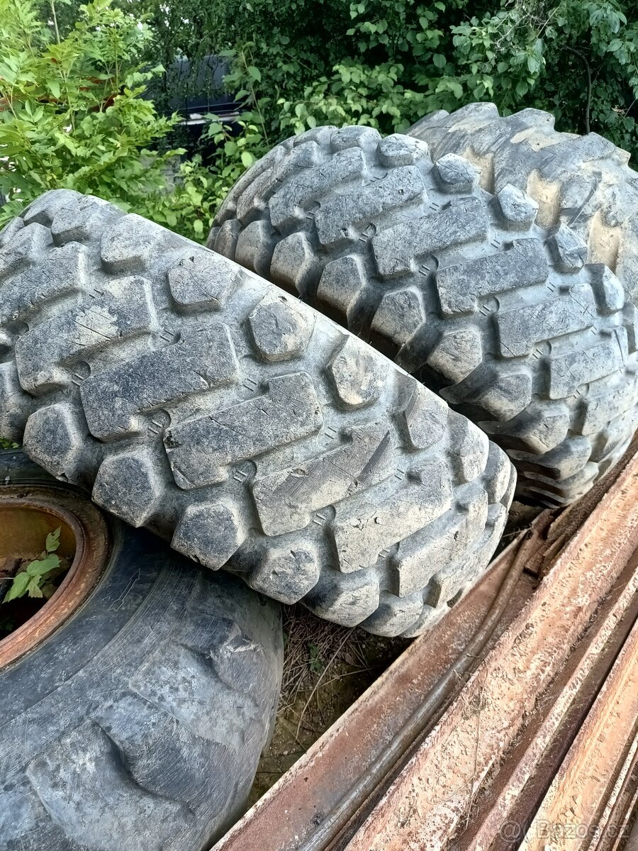 Pneu 20,5-25 20PR