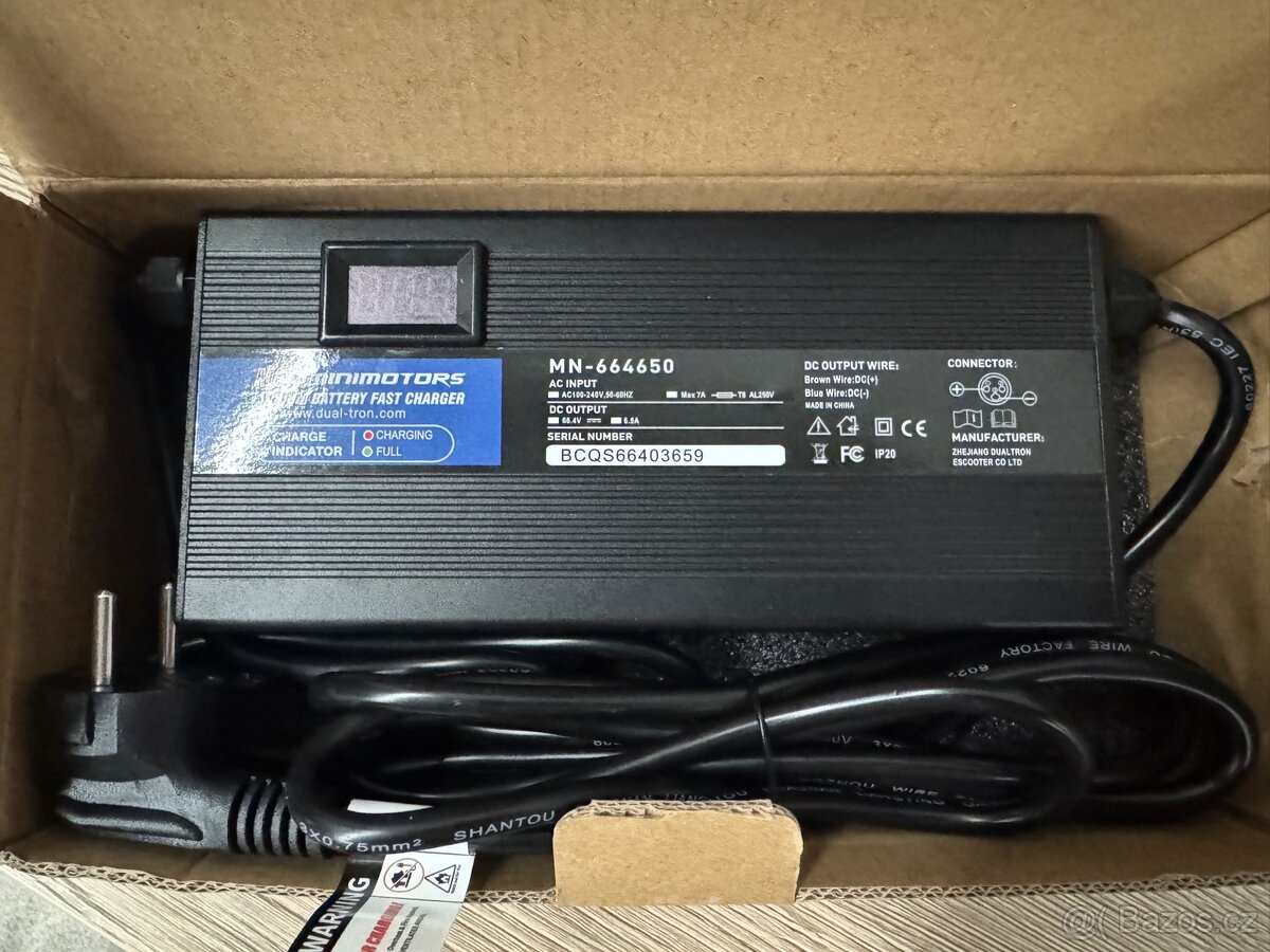 Minimotors Dualtron rychlonabíječka 66.4V/6.5A