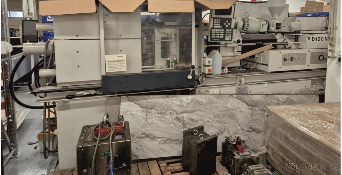 Vstřikovací lis na plasty Demag D 100-452 NC