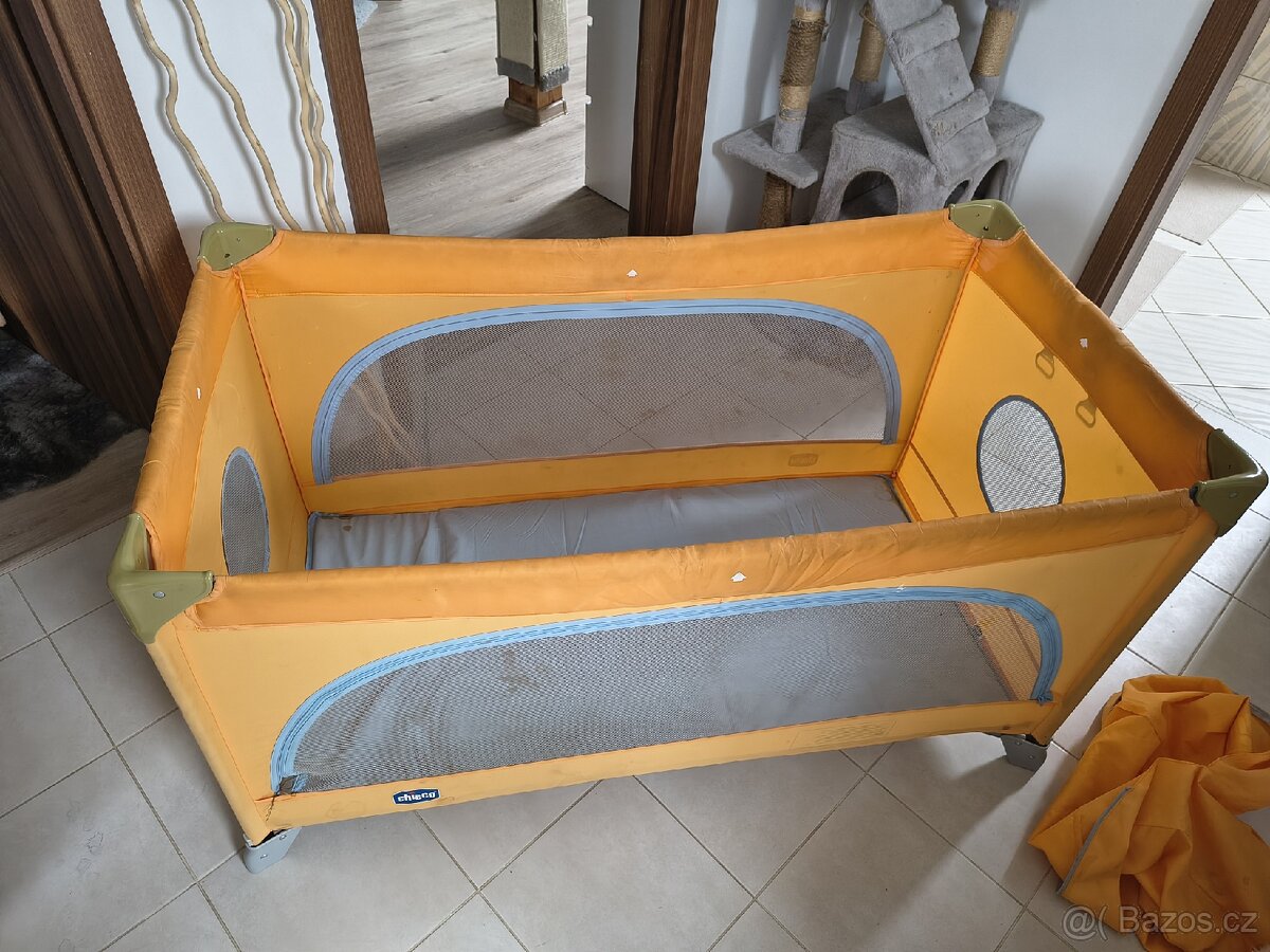Cestovní dětská postýlka- oranžová