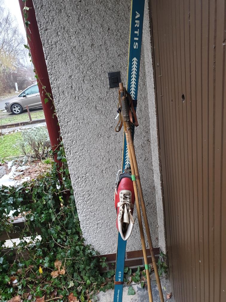 Prodám běžecký lyžařský komplet