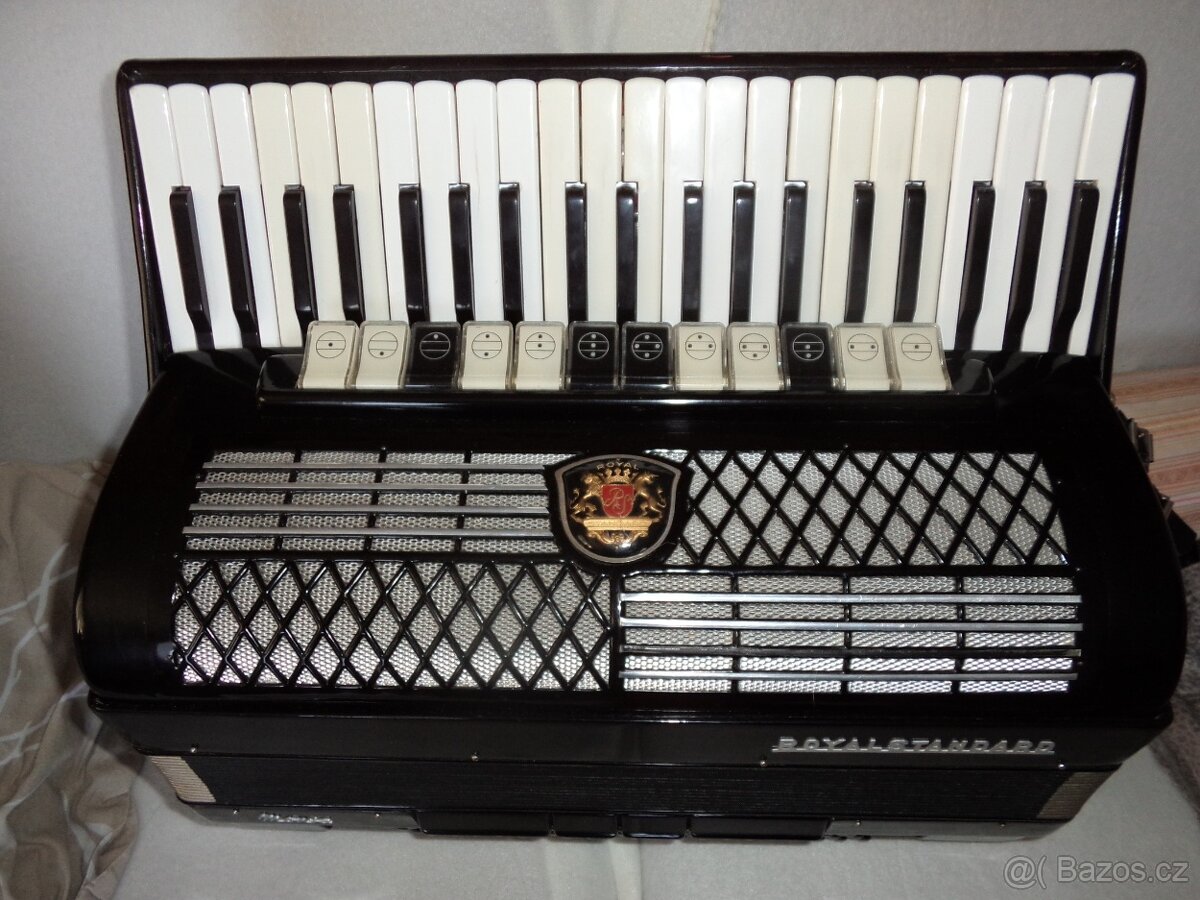 akordeon Royal Standard Montana