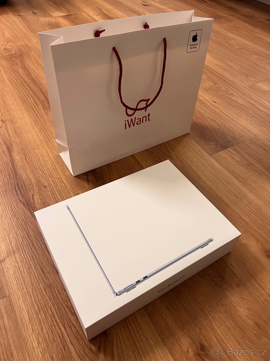 MacBook Air 2025 M4 256gb - blankytně modrý