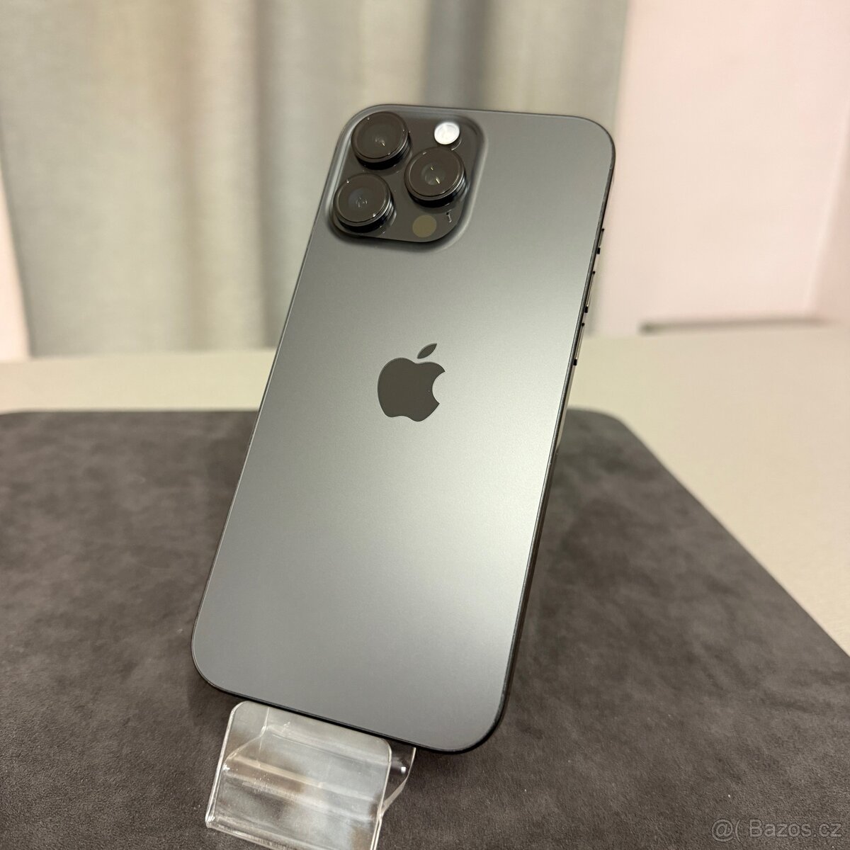 iPhone 16 Pro Max 512GB černý, pěkný stav, 12 měsíců záruka