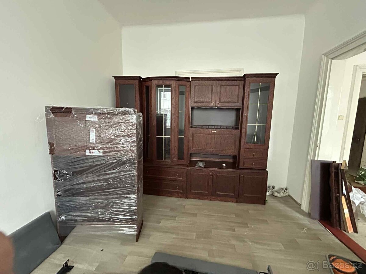 Obývací stěna za odvoz do 10.1.