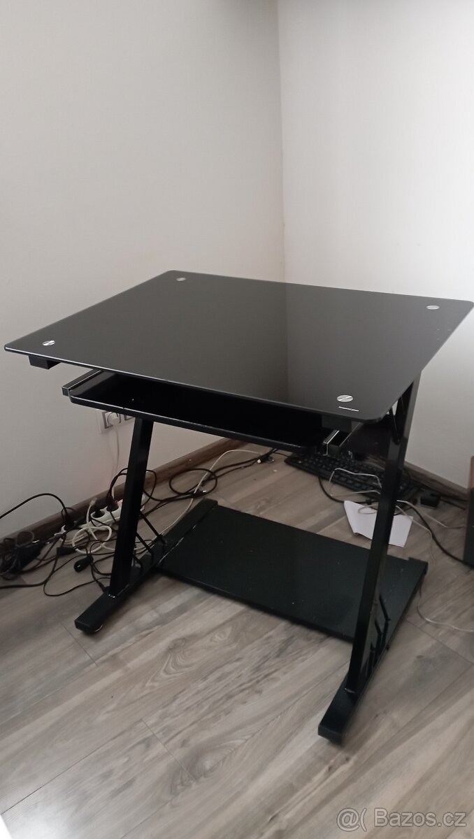 Počítačový herní stůl