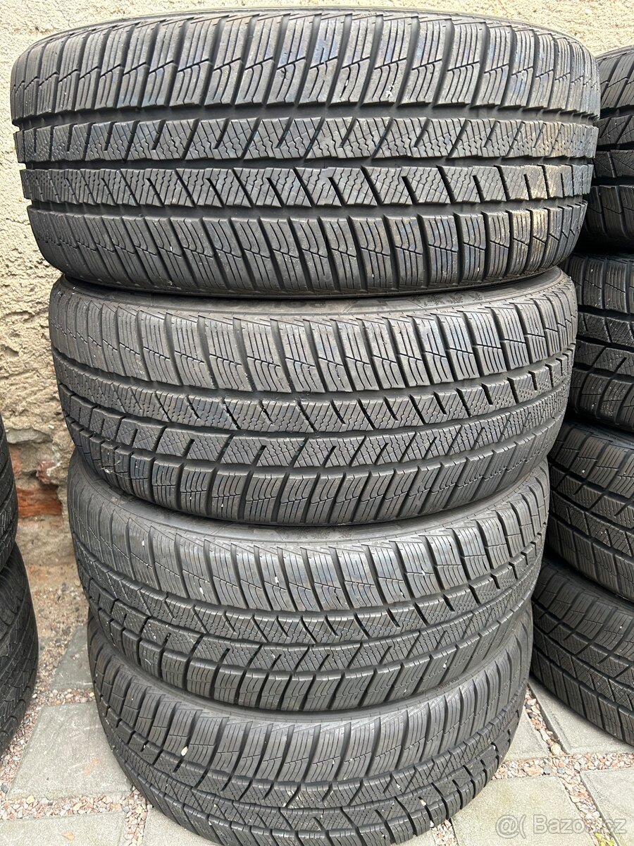 Sada zimních pneumatik 225/45 R19 Barum