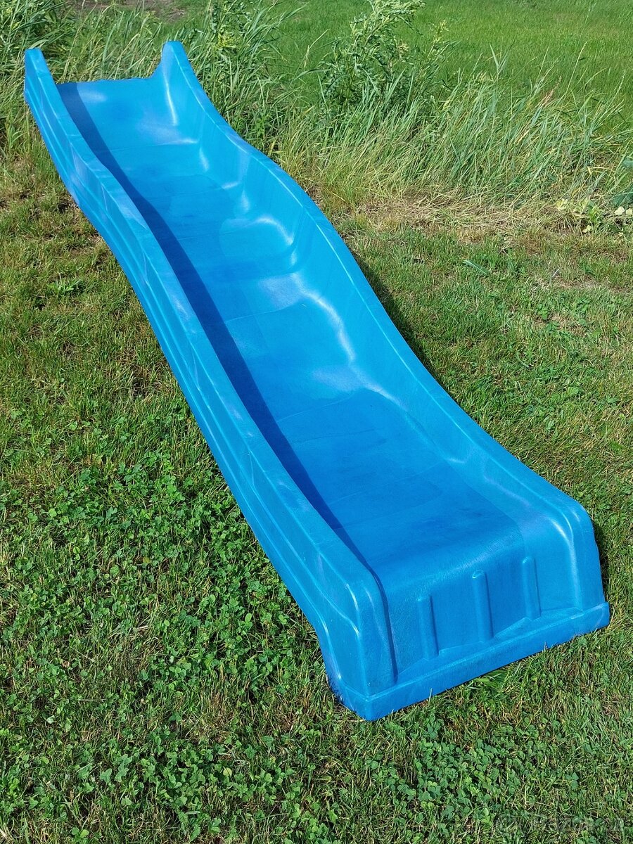 Klouzacka laminátová