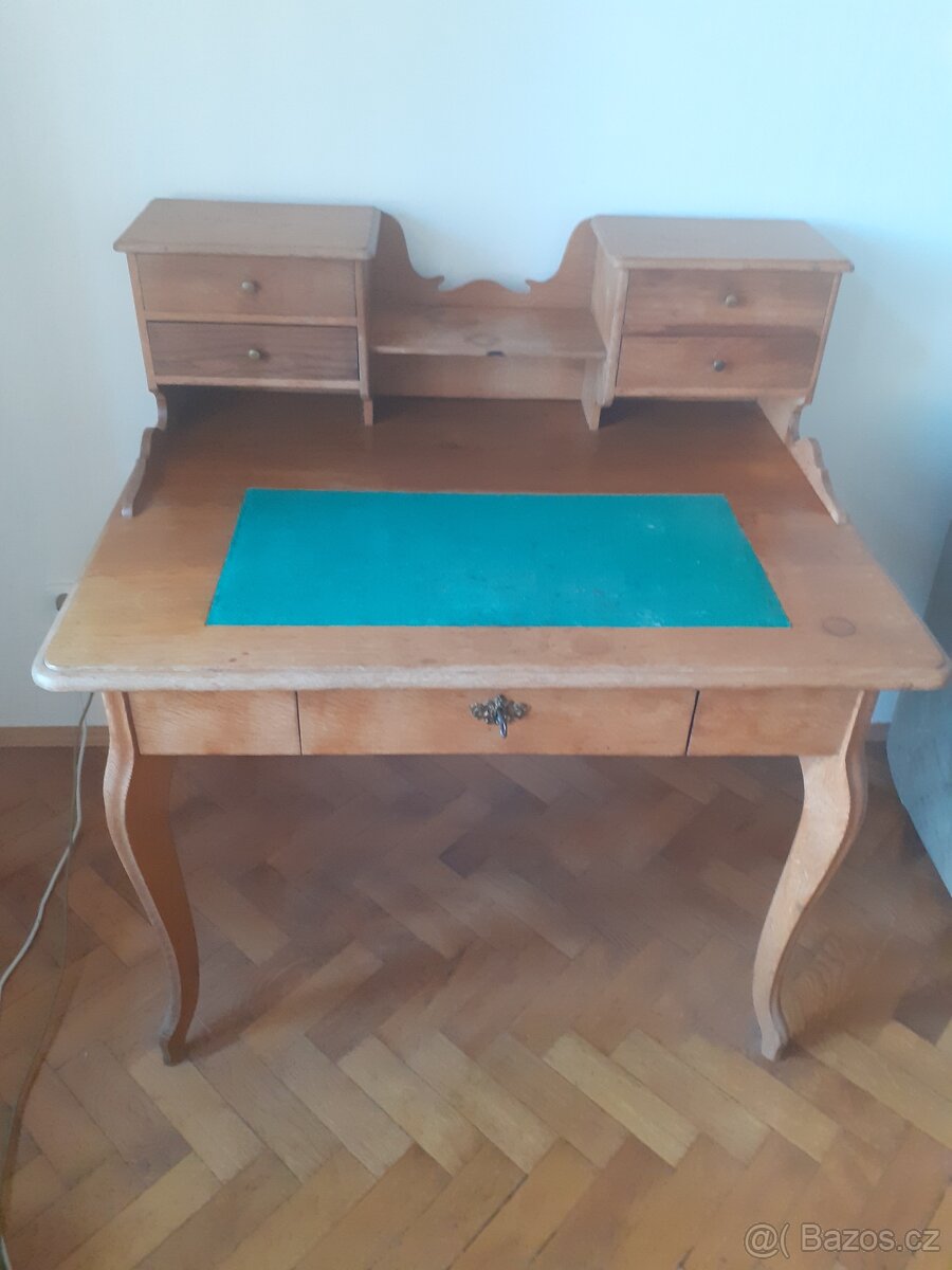 psací stůl