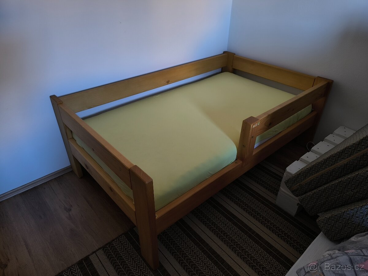 DĚTSKÁ MASIVNÍ KVALITNÍ POSTEL