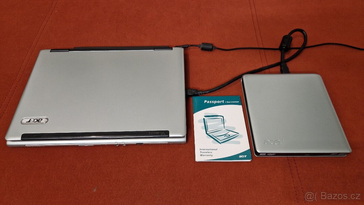 Historický notebook Acer TravelMate 3002