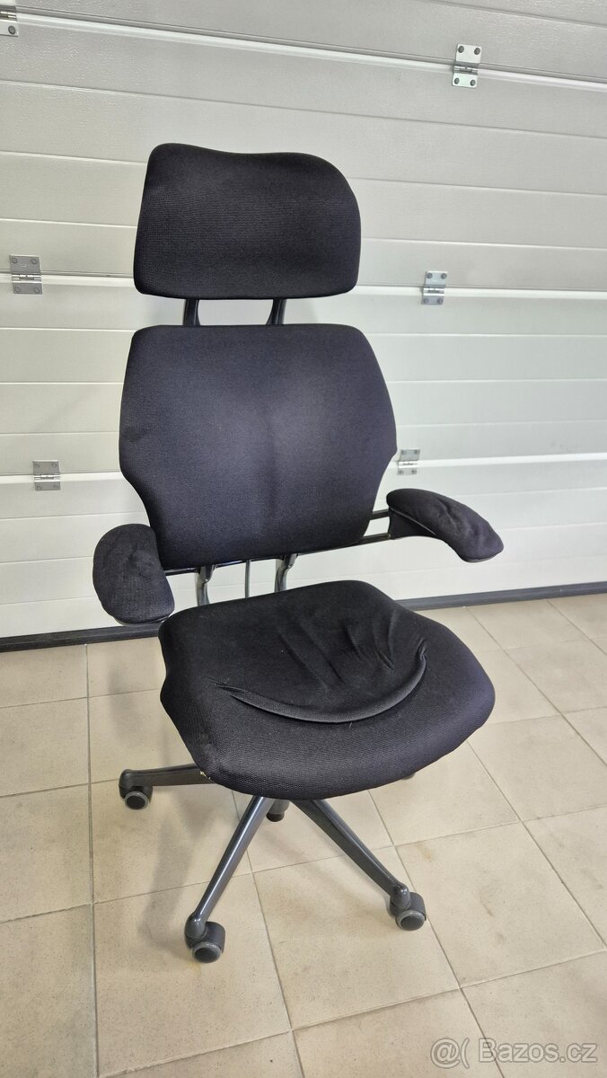 Kancelářská židle - Humanscale Freedom černá