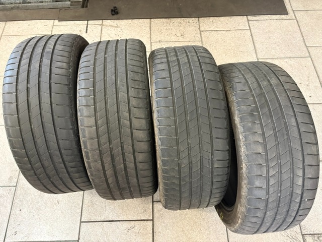 Bridgestone 225/45/18